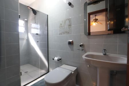 Casa à venda com 150m², 3 quartos e 2 vagasBanheiro da Suíte
