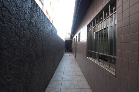 Casa à venda com 150m², 3 quartos e 2 vagasCorredor Lateral