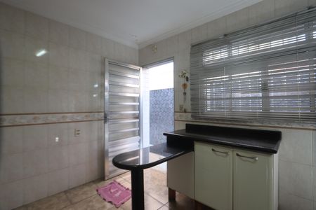 Casa à venda com 150m², 3 quartos e 2 vagasCozinha