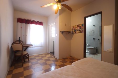 Casa à venda com 150m², 3 quartos e 2 vagasSuíte