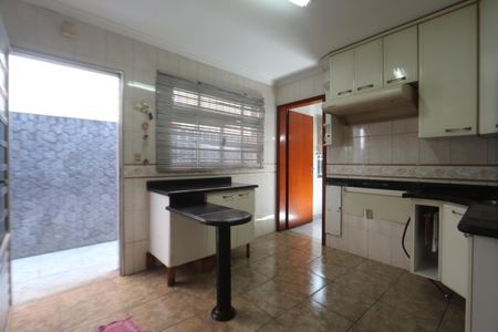 Casa à venda com 150m², 3 quartos e 2 vagasCozinha