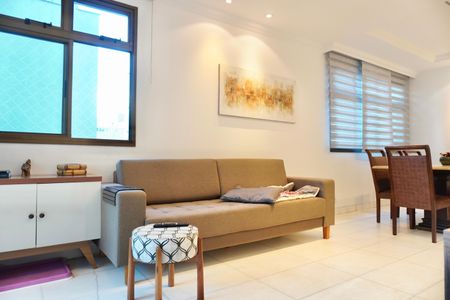 Sala  de apartamento à venda com 3 quartos, 120m² em Serra, Belo Horizonte