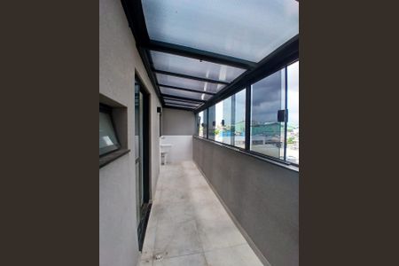 Apartamento à venda com 60m², 2 quartos e 1 vaga Apartamento à venda com 60m², 2 quartos e 1 vagaVaranda