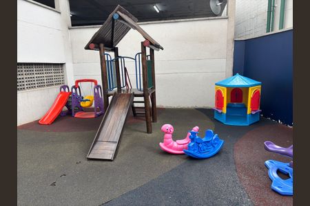 Apartamento à venda com 42m², 2 quartos e sem vaga Apartamento à venda com 42m², 2 quartos e sem vagaÁrea comum - Playground