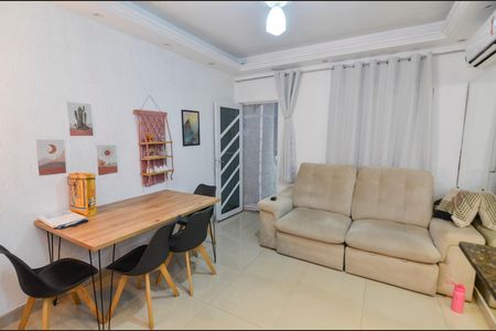 Casa para alugar com 55m², 2 quartos e sem vagaSala
