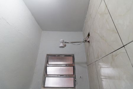 Banheiro da Suíte 1 de casa para alugar com 2 quartos, 50m² em Vila Água Funda, São Paulo
