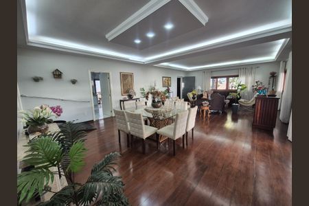 Casa para alugar com 500m², 4 quartos e 4 vagas