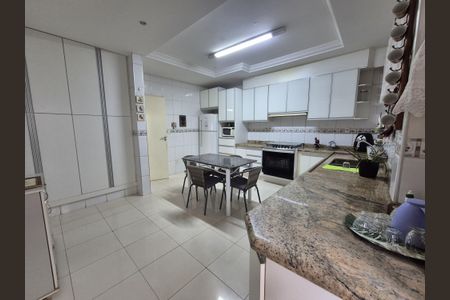 Casa para alugar com 500m², 4 quartos e 4 vagas
