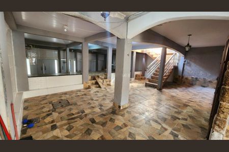 Casa à venda com 404m², 5 quartos e 2 vagas Casa à venda com 404m², 5 quartos e 2 vagasFoto 08