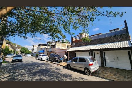 Casa à venda com 404m², 5 quartos e 2 vagas Casa à venda com 404m², 5 quartos e 2 vagasFoto 03