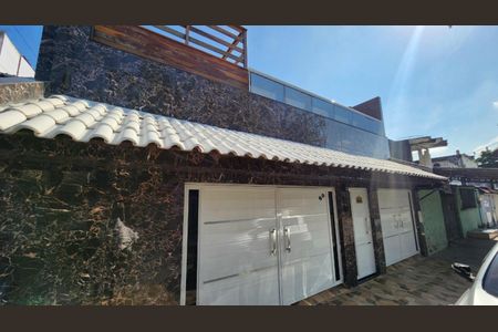 Casa à venda com 404m², 5 quartos e 2 vagas Casa à venda com 404m², 5 quartos e 2 vagasFoto 02