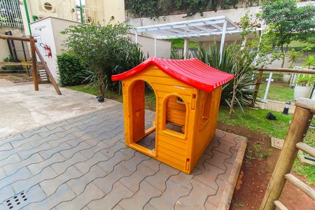 Apartamento para alugar com 33m², 2 quartos e sem vaga Apartamento para alugar com 33m², 2 quartos e sem vagaÁrea comum - Playground