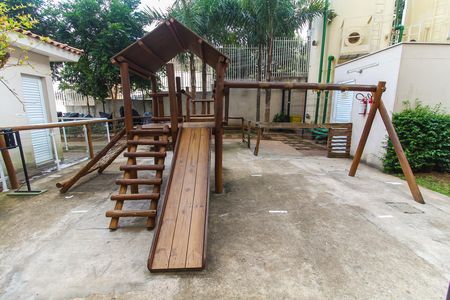Apartamento para alugar com 33m², 2 quartos e sem vaga Apartamento para alugar com 33m², 2 quartos e sem vagaÁrea comum - Playground
