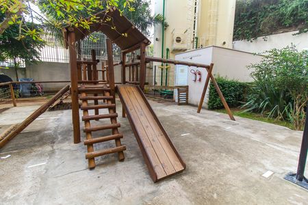 Apartamento para alugar com 33m², 2 quartos e sem vaga Apartamento para alugar com 33m², 2 quartos e sem vagaÁrea comum - Playground