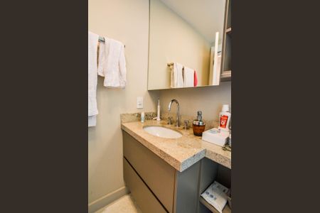 Apartamento à venda com 128m², 3 quartos e 3 vagasBanheiro da Suíte 2