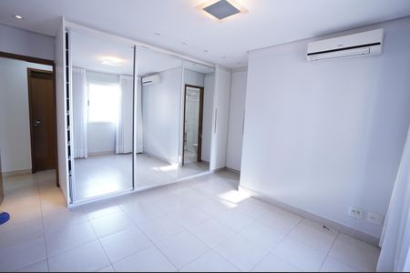 Apartamento para alugar com 135m², 3 quartos e 3 vagas