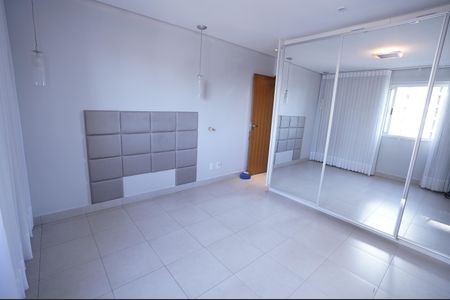 Apartamento para alugar com 135m², 3 quartos e 3 vagas