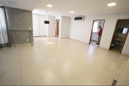 Apartamento para alugar com 135m², 3 quartos e 3 vagas