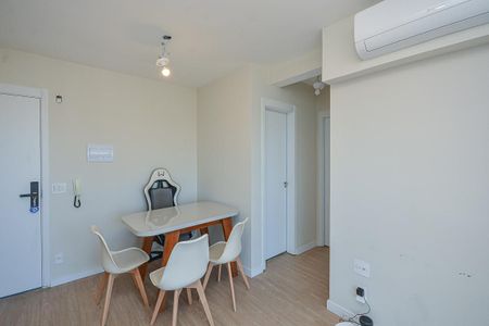 Sala de apartamento à venda com 2 quartos, 40m² em Jardim Santo Antoninho, São Paulo