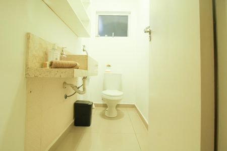 Casa à venda com 274m², 3 quartos e 6 vagas Casa à venda com 274m², 3 quartos e 6 vagasLavabo