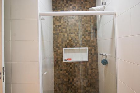 Casa à venda com 274m², 3 quartos e 6 vagas Casa à venda com 274m², 3 quartos e 6 vagasBanheiro da Suíte 2
