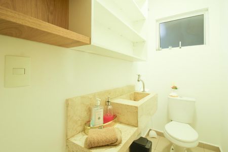 Casa à venda com 274m², 3 quartos e 6 vagas Casa à venda com 274m², 3 quartos e 6 vagasLavabo