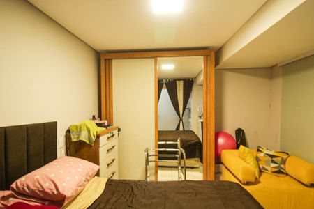 Casa à venda com 274m², 3 quartos e 6 vagas Casa à venda com 274m², 3 quartos e 6 vagasEdicula