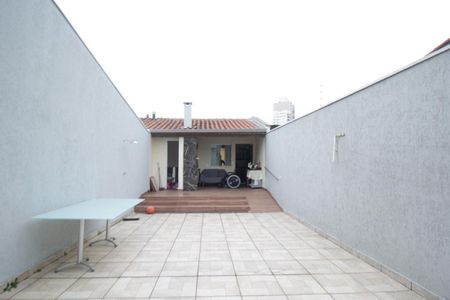 Casa à venda com 274m², 3 quartos e 6 vagas Casa à venda com 274m², 3 quartos e 6 vagasQuintal