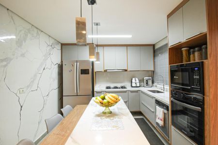 Casa à venda com 274m², 3 quartos e 6 vagas Casa à venda com 274m², 3 quartos e 6 vagasCozinha
