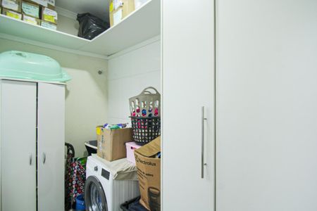 Casa à venda com 274m², 3 quartos e 6 vagas Casa à venda com 274m², 3 quartos e 6 vagasÁrea de Serviço