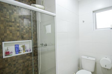 Casa à venda com 274m², 3 quartos e 6 vagas Casa à venda com 274m², 3 quartos e 6 vagasBanheiro da Suíte 1
