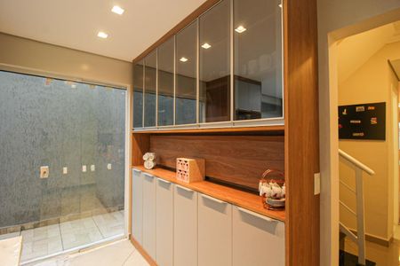 Casa à venda com 274m², 3 quartos e 6 vagas Casa à venda com 274m², 3 quartos e 6 vagasCozinha