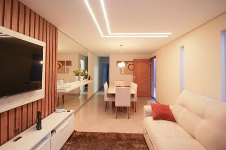 Casa à venda com 274m², 3 quartos e 6 vagas Casa à venda com 274m², 3 quartos e 6 vagasSala