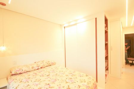 Casa à venda com 274m², 3 quartos e 6 vagas Casa à venda com 274m², 3 quartos e 6 vagasSuíte 2