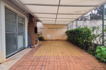 Apartamento à venda com 72m², 3 quartos e 2 vagas Apartamento à venda com 72m², 3 quartos e 2 vagasÁrea comum - Churrasqueira