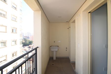 Apartamento à venda com 66m², 2 quartos e 1 vagaSala / Cozinha - Varanda