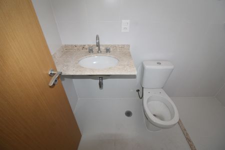 Apartamento à venda com 66m², 2 quartos e 1 vagaBanheiro 2