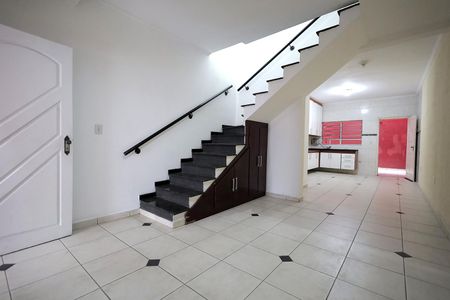 Sala de casa para alugar com 3 quartos, 135m² em Vila Mazzei, Santo André