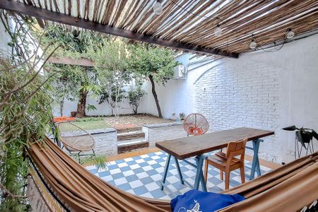 Casa para alugar com 70m², 1 quarto e sem vagaÁrea externa