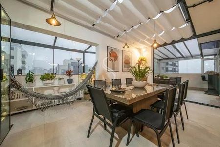 Apartamento à venda com 4 quartos, 180m² em Vila Gumercindo, São Paulo