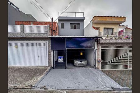 Casa para alugar com 78m², 2 quartos e sem vaga Casa para alugar com 78m², 2 quartos e sem vagaFachada