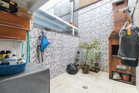 Casa à venda com 78m², 2 quartos e 2 vagas Casa à venda com 78m², 2 quartos e 2 vagasÁrea de Serviço - Churrasqueira