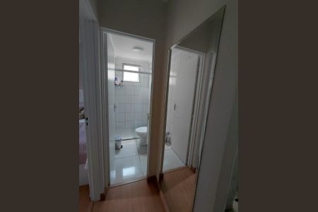 Banheiro de apartamento à venda com 2 quartos, 47m² em Vila Abaeté, Campinas