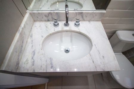 Apartamento para alugar com 74m², 2 quartos e 2 vagasBanheiro