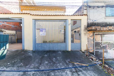 Casa de condomínio para alugar com 50m², 1 quarto e sem vaga Casa de condomínio para alugar com 50m², 1 quarto e sem vagaFachada + Placa
