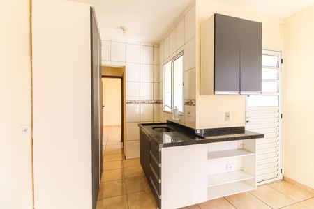 Sala/Cozinha de casa de condomínio para alugar com 1 quarto, 50m² em Jardim das Oliveiras, São Paulo