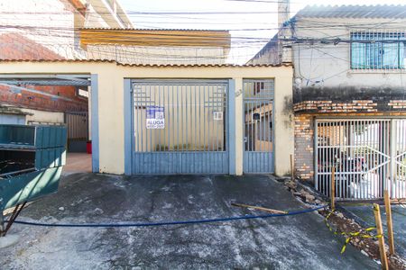 Casa de condomínio para alugar com 50m², 1 quarto e sem vaga Casa de condomínio para alugar com 50m², 1 quarto e sem vagaFachada + Placa