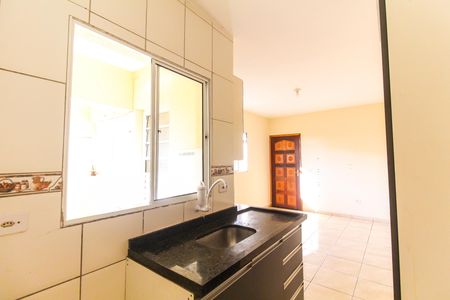 Cozinha de casa de condomínio para alugar com 1 quarto, 50m² em Jardim das Oliveiras, São Paulo
