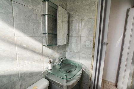 Casa à venda com 79m², 2 quartos e 1 vaga Casa à venda com 79m², 2 quartos e 1 vagaBanheiro