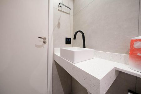 Apartamento para alugar com 34m², 2 quartos e sem vagaBanheiro
